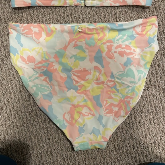*Like New* VS High Waist Bikini - Picture 5 of 7